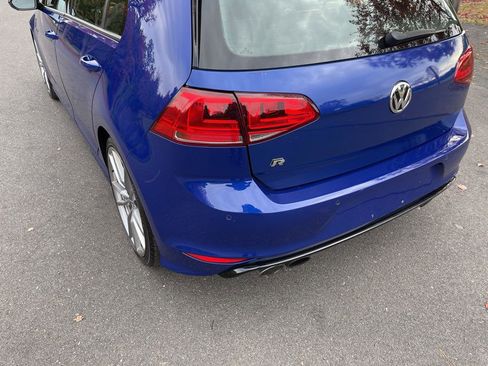Used 2017 Volkswagen Golf 4-Door image 16