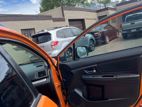 Used 2014 Subaru Crosstrek 2.0i Premium w/ Moonroof Package AWD/4WD image 11
