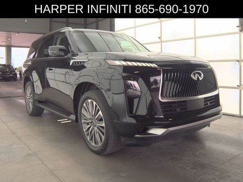 Used 2025 INFINITI QX80 Sensory image 4