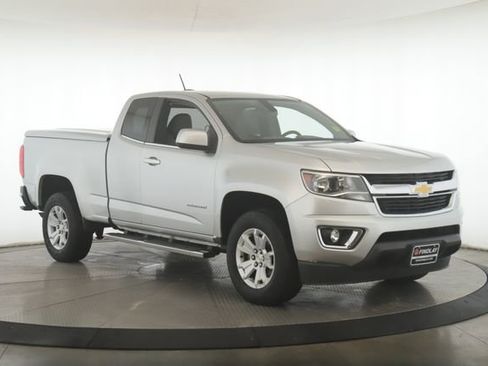 Used 2015 Chevrolet Colorado LT w/ LT Convenience Package image 2