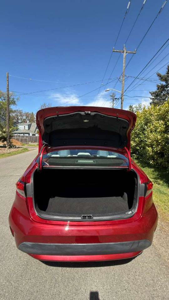 Used 2022 Toyota Corolla LE FWD image 12