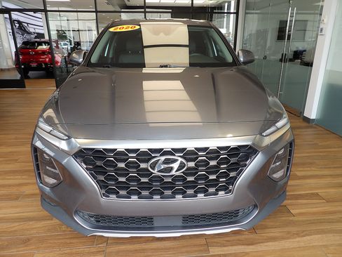 Used 2020 Hyundai Santa Fe SE AWD/4WD image 2