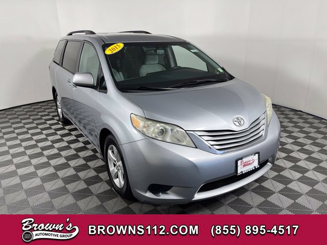 Used 2015 Toyota Sienna LE FWD image 1