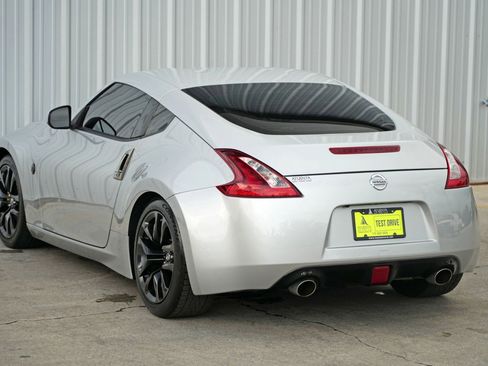 Used 2020 Nissan 370Z Coupe image 37
