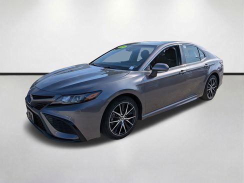 Used 2024 Toyota Camry SE w/ Cold Weather Package AWD/4WD image 8