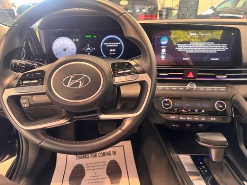 Used 2023 Hyundai Elantra Limited FWD image 16