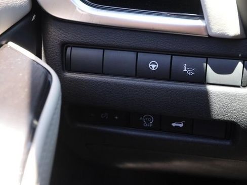 Certified 2025 Nissan Rogue SL w/ SL Premium Package AWD/4WD image 22