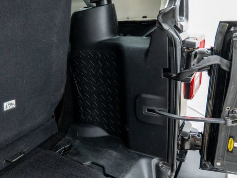 Used 2018 Jeep Wrangler Sport AWD/4WD image 56