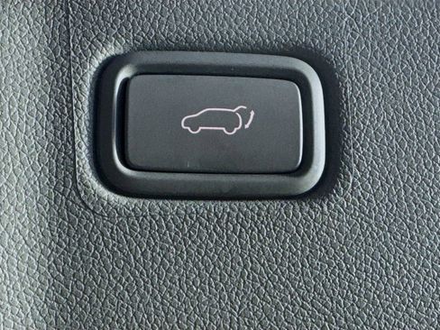 Used 2018 Kia Sedona EX image 30