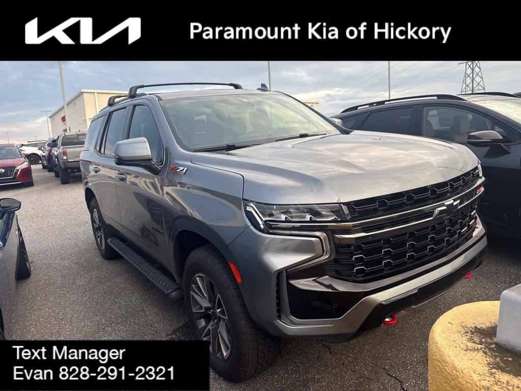 Used 2022 Chevrolet Tahoe Z71 w/ Luxury Package AWD/4WD image 2