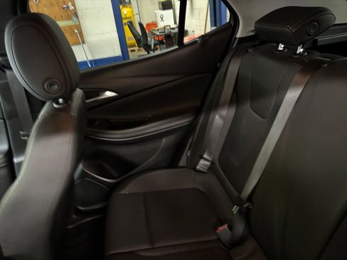 Used 2025 Buick Encore GX Preferred AWD/4WD image 34