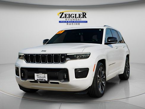 Used 2023 Jeep Grand Cherokee Overland w/ Adv Protech Group III AWD/4WD image 3