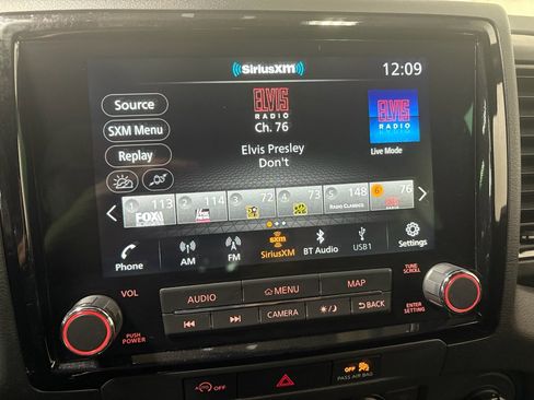 Used 2023 Nissan Frontier PRO-4X w/ Pro-4X Premium Package AWD/4WD image 18