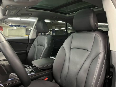 Used 2023 Audi Q8 Premium image 16