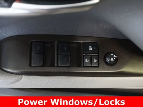 Certified 2022 Toyota Camry SE w/ Convenience Package FWD image 6