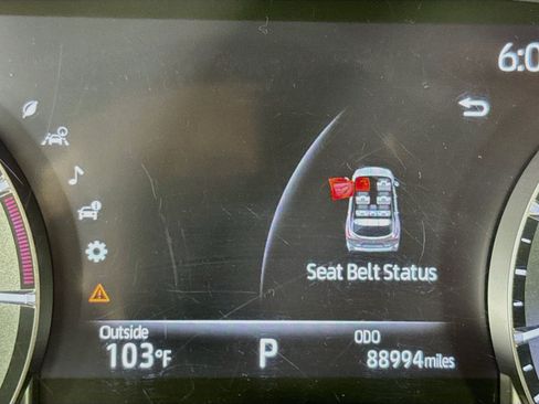 Used 2022 Toyota Highlander Limited FWD image 14