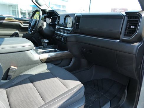 Certified 2024 Chevrolet Silverado 1500 RST w/ Convenience Package II AWD/4WD image 15