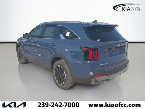 New 2026 Kia Sorento S image 3