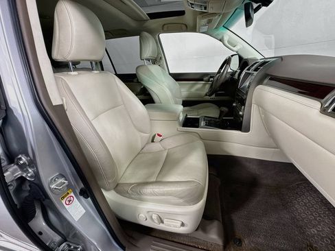 Used 2018 Lexus GX 460 Premium w/ Premium Package AWD/4WD image 38