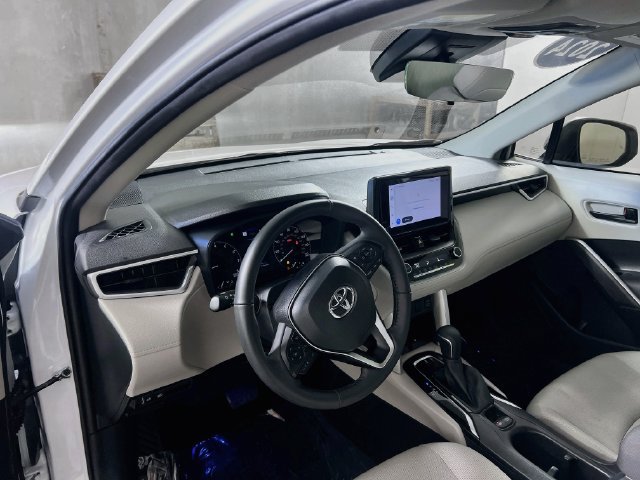 Used 2024 Toyota Corolla Cross LE w/ Moonroof Package FWD image 11