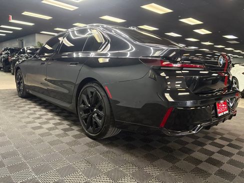 Used 2025 BMW 740i w/ Premium Package RWD image 9