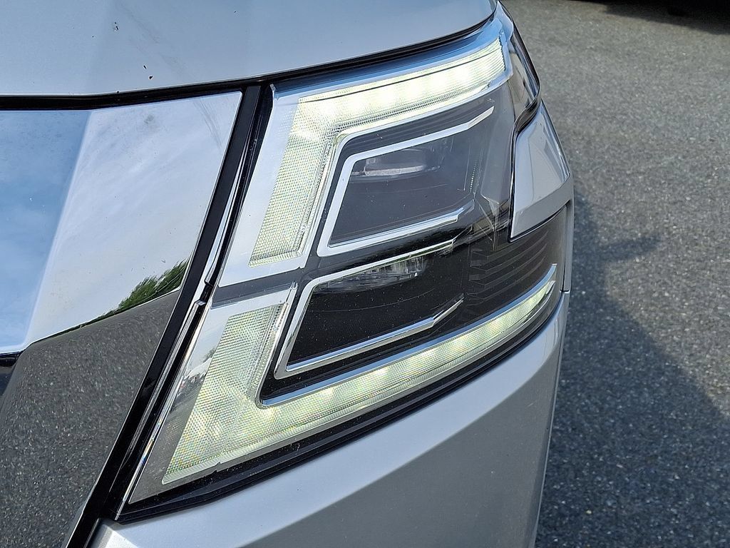 Used 2022 Nissan Armada SV AWD/4WD image 9