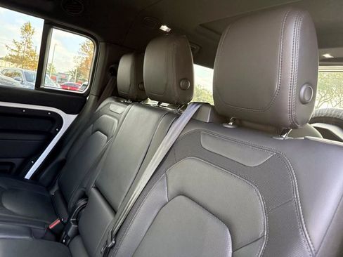 Used 2024 Land Rover Defender 130 X-Dynamic SE image 13