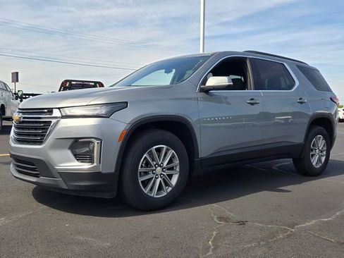 Used 2023 Chevrolet Traverse LT FWD image 7