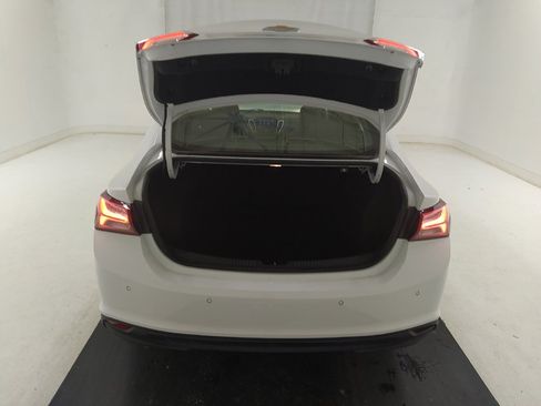 Used 2019 Chevrolet Malibu LT w/ Leather Package FWD image 29