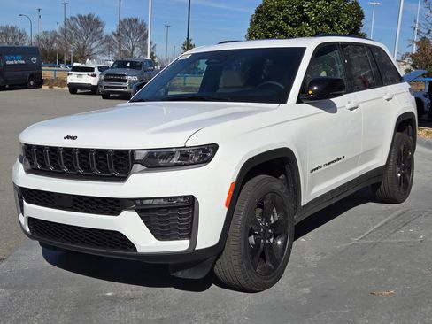 New 2026 Jeep Grand Cherokee Limited image 3