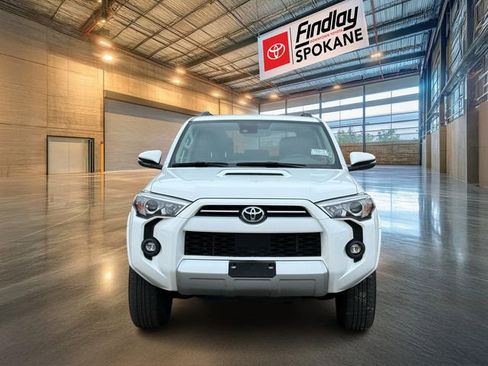 Used 2024 Toyota 4Runner TRD Off-Road Premium image 2