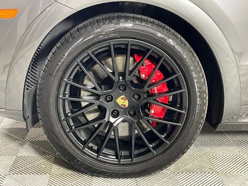 Used 2022 Porsche Cayenne GTS image 28