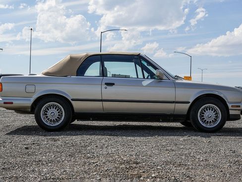 Used 1987 BMW 325i Convertible RWD image 20
