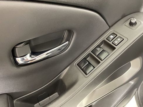 Used 2024 Nissan Frontier SV w/ SV Convenience Package image 15