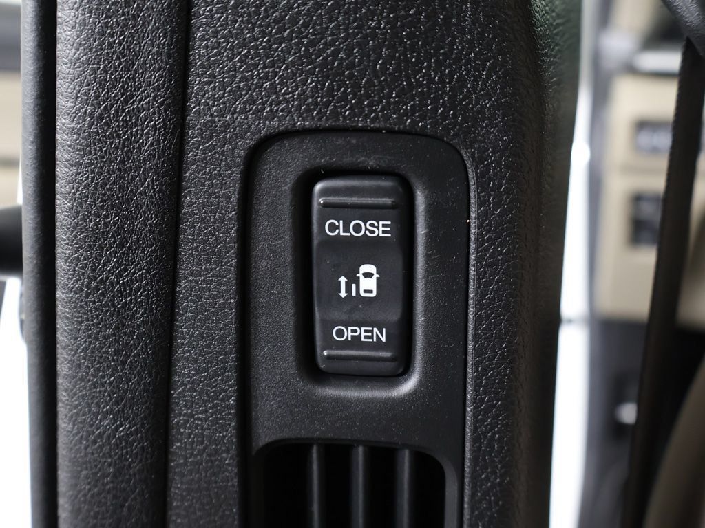 Used 2022 Honda Odyssey EX image 54