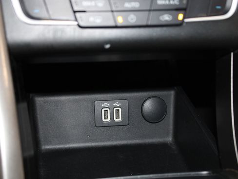 Used 2020 Ford Fusion SE image 16