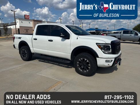 Used 2021 Nissan Titan PRO-4X w/ Pro-4x Convenience Package AWD/4WD image 4