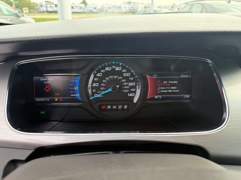 Used 2014 Ford Taurus SEL w/ Equipment Group 201A FWD image 27