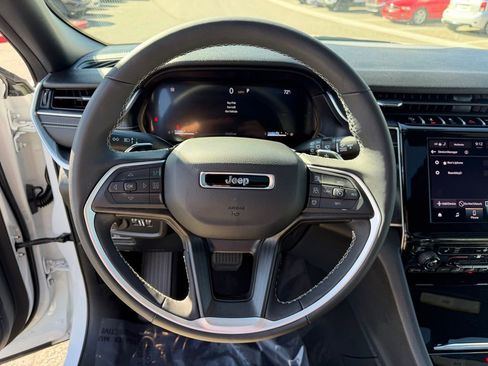 Used 2025 Jeep Grand Cherokee Laredo X w/ Luxury Tech Group I image 25