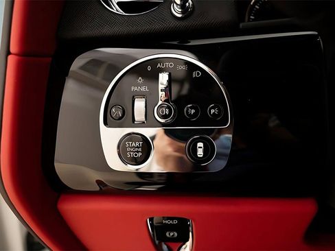 Used 2023 Rolls-Royce Cullinan image 50