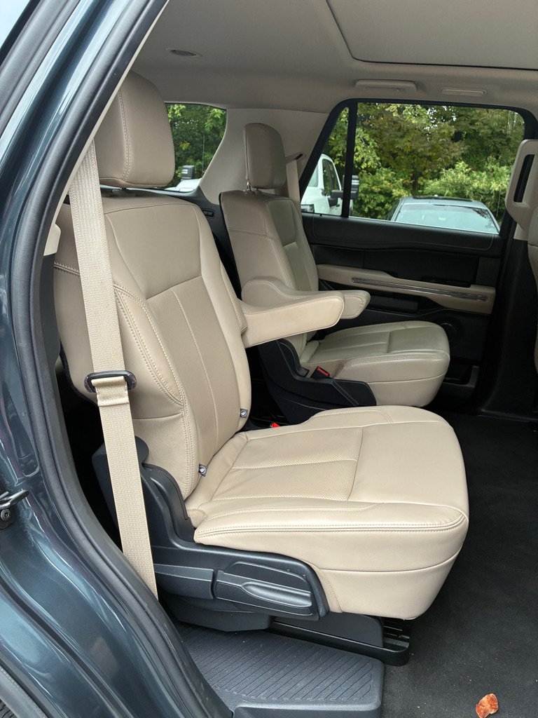 Used 2024 Ford Expedition XLT AWD/4WD image 25