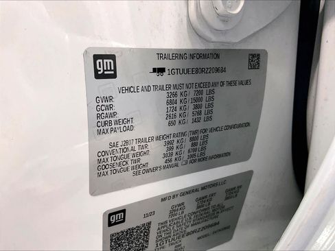 Used 2024 GMC Sierra 1500 AT4 w/ Technology Package image 34