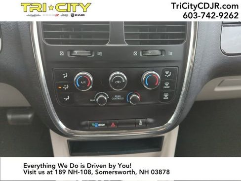 Used 2014 Dodge Grand Caravan SXT image 25