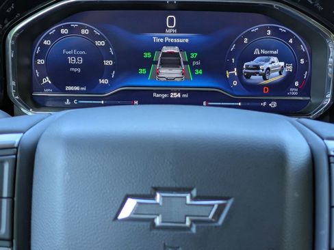 Used 2024 Chevrolet Silverado 1500 LT Trail Boss w/ Convenience Package II image 29