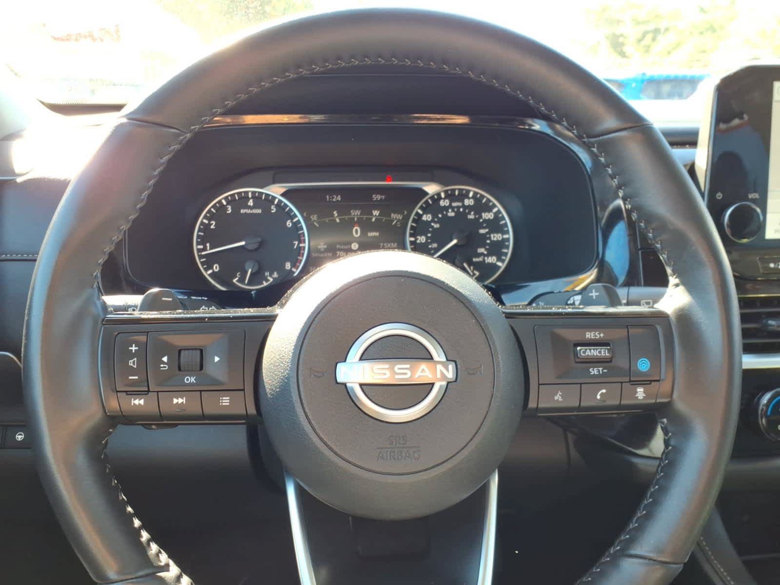 Used 2025 Nissan Pathfinder SL AWD/4WD image 24
