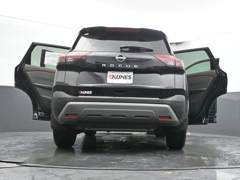 Used 2023 Nissan Rogue S image 67