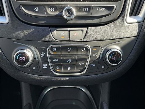 Used 2024 Chevrolet Malibu LT image 29