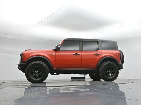 Used 2023 Ford Bronco Wildtrak image 52