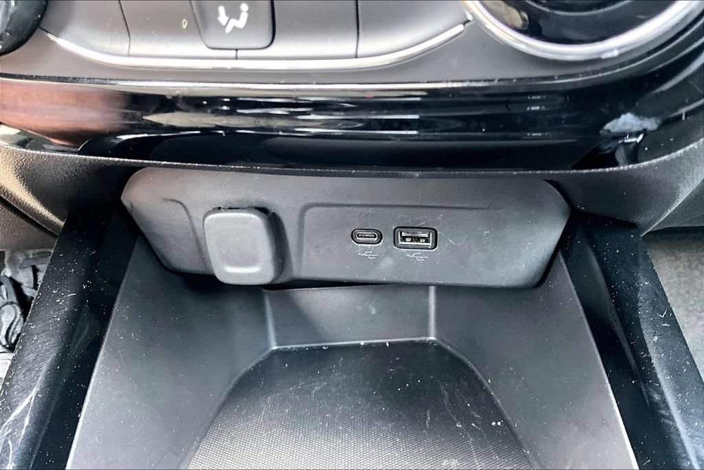 Used 2025 Chevrolet Trax LT FWD image 15