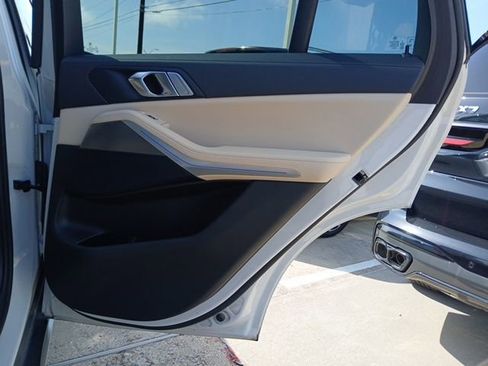 Used 2022 BMW X5 sDrive40i w/ Premium Package RWD image 10
